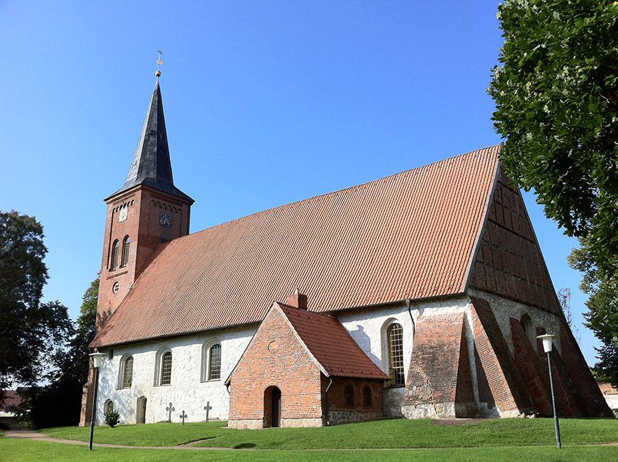 evangelische_vicelinkirche_st_jakobi_zu_bornhoeved_web.jpg